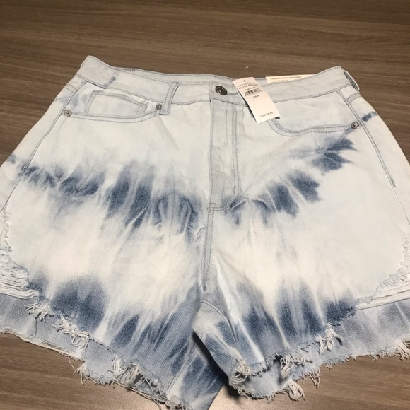 American Eagle tie dye high waist shorts❤️ - Picture 2 of 8